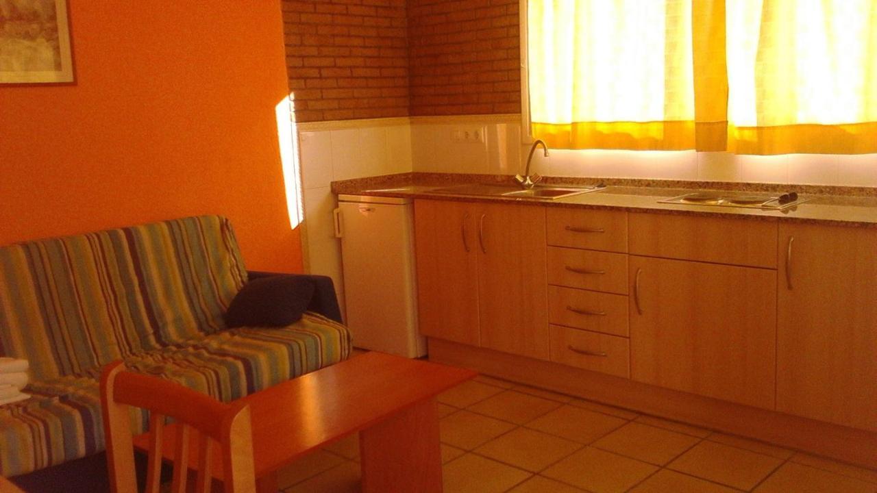 Apartamentos Famara Лорет де Мар Екстериор снимка
