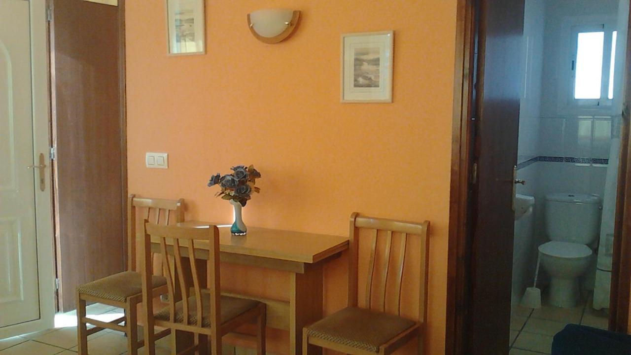 Apartamentos Famara Лорет де Мар Екстериор снимка