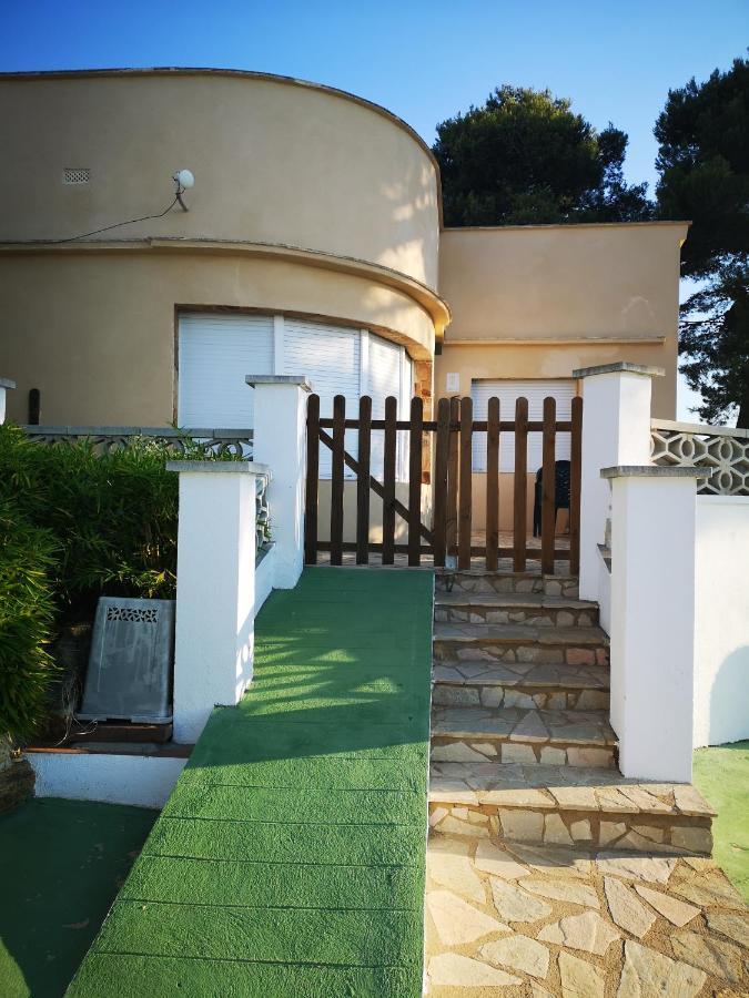 Apartamentos Famara Лорет де Мар Екстериор снимка