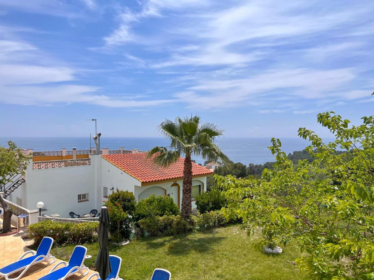 Apartamentos Famara Лорет де Мар Екстериор снимка