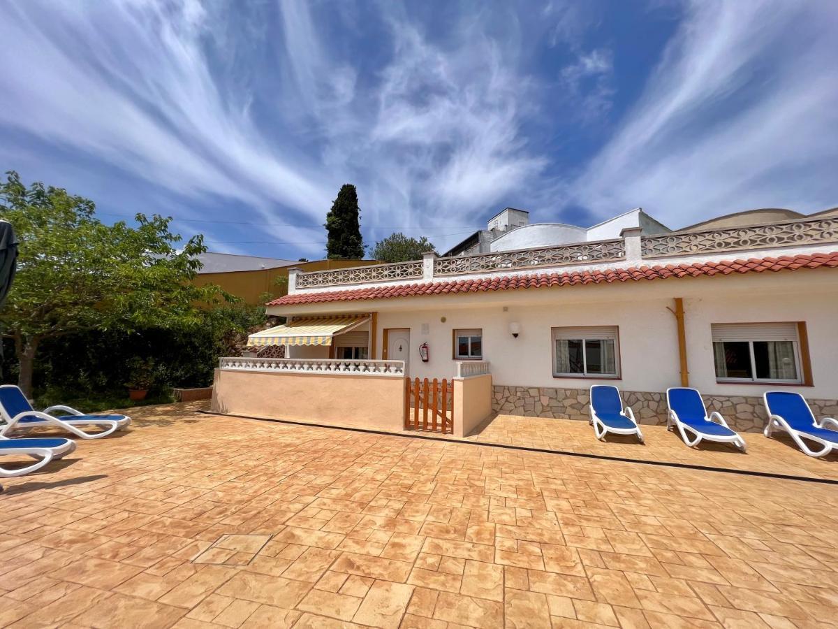 Apartamentos Famara Лорет де Мар Екстериор снимка