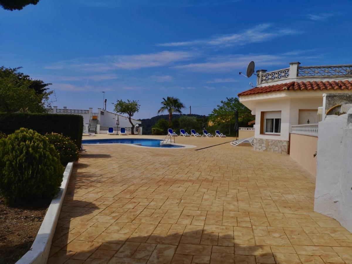 Apartamentos Famara Лорет де Мар Екстериор снимка