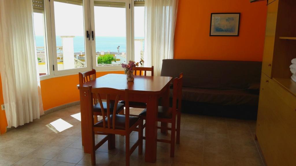 Apartamentos Famara Лорет де Мар Екстериор снимка