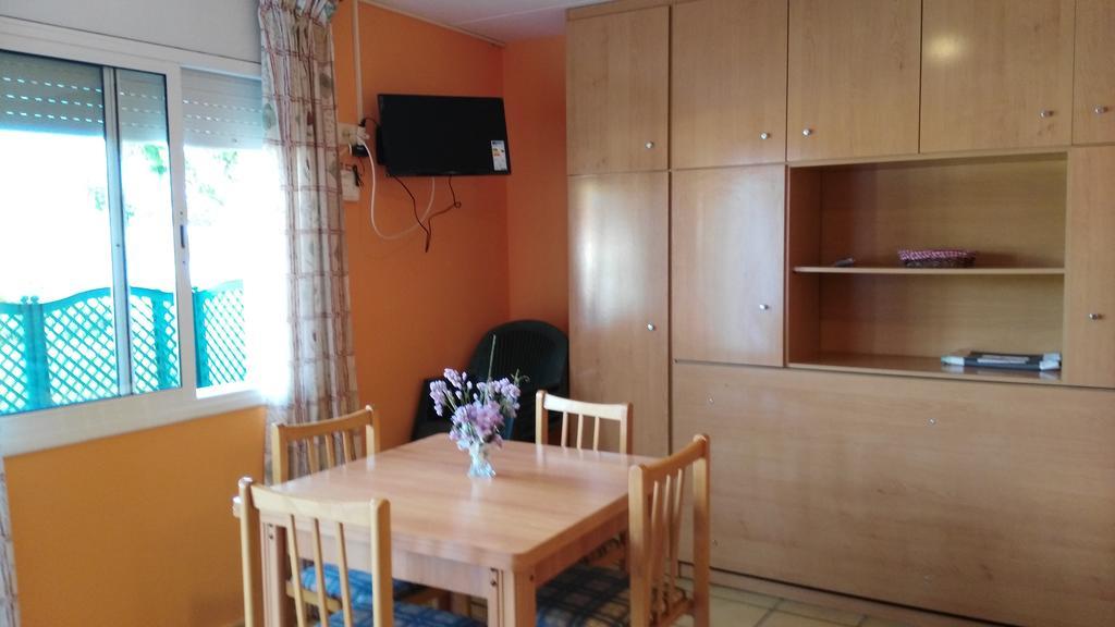 Apartamentos Famara Лорет де Мар Екстериор снимка