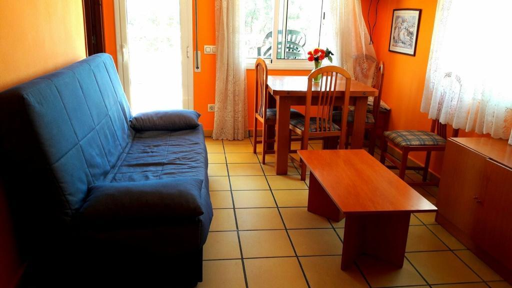 Apartamentos Famara Лорет де Мар Екстериор снимка