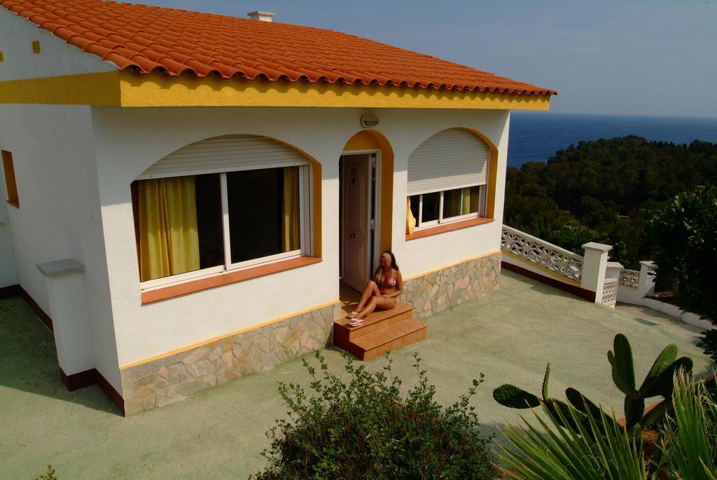 Apartamentos Famara Лорет де Мар Екстериор снимка