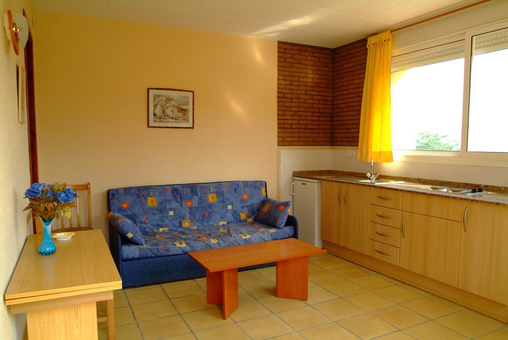 Apartamentos Famara Лорет де Мар Екстериор снимка